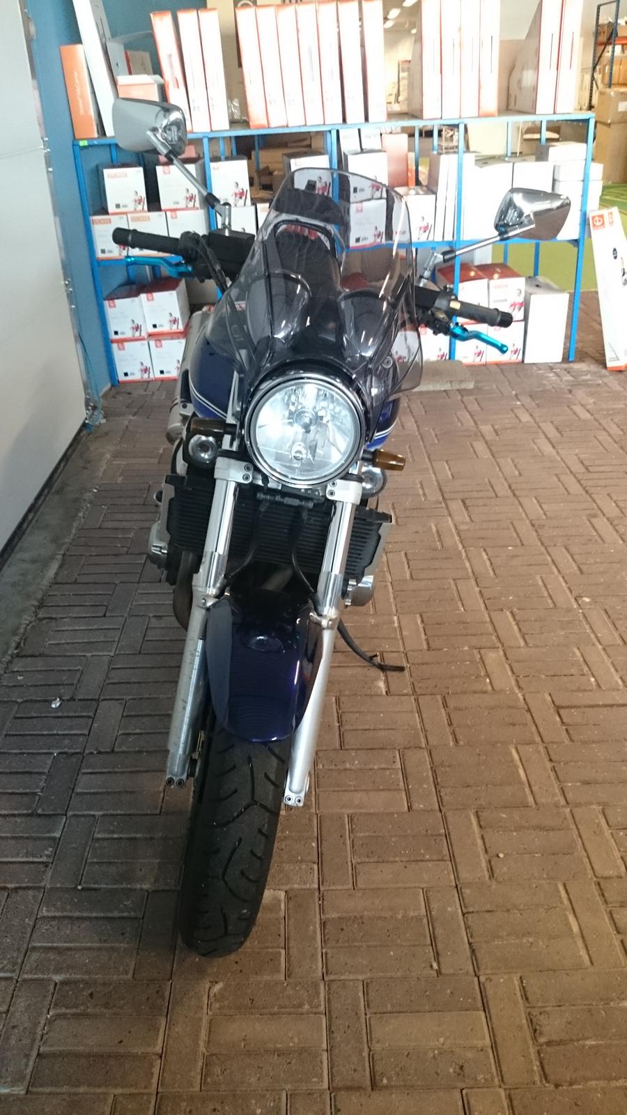 Suzuki GSX 1400 K6 Yoshimura billede 11