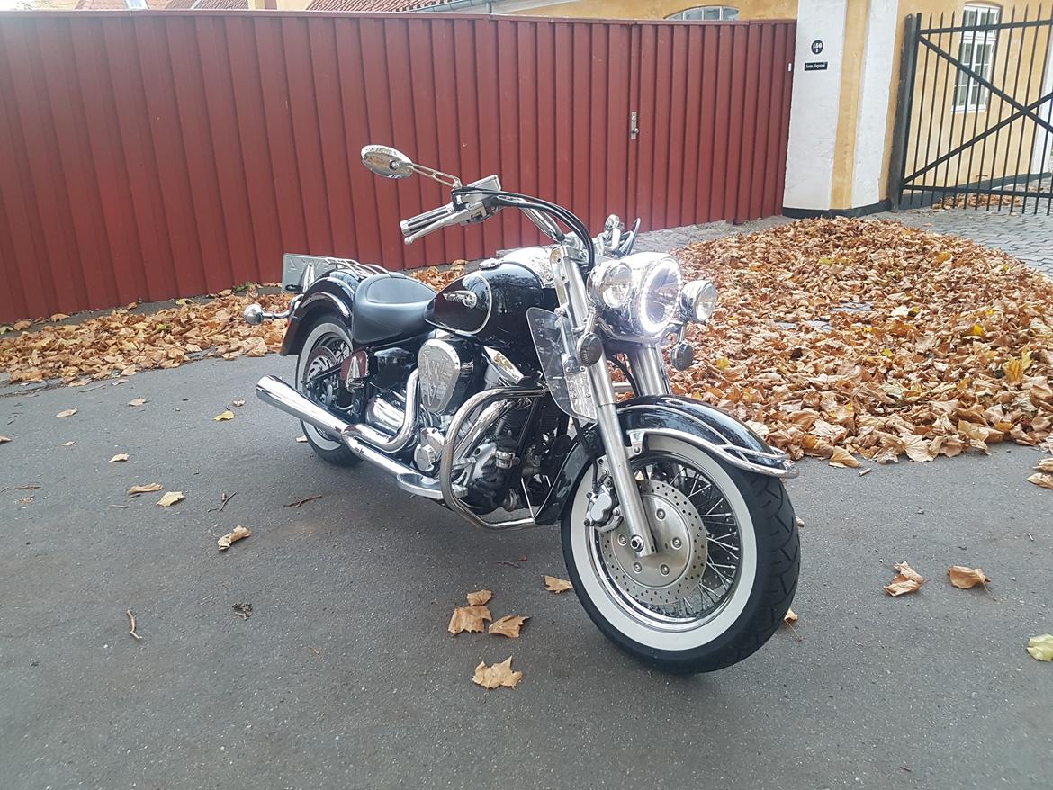 Yamaha XV1600 Road Star billede 1