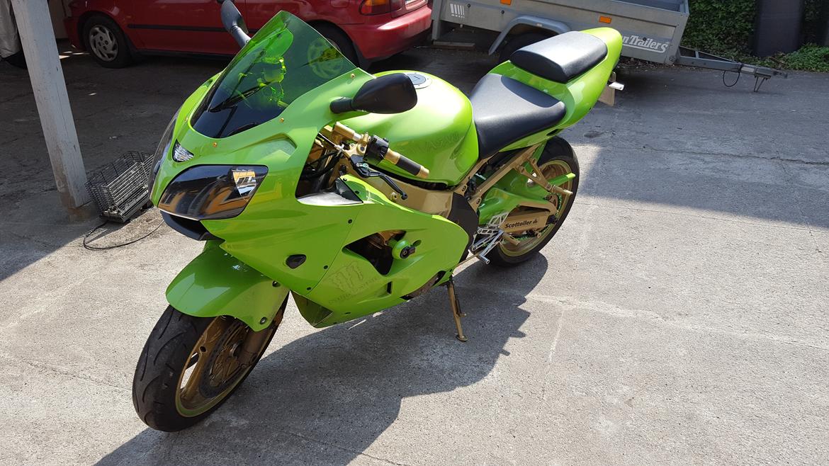 Kawasaki Ninja ZX9R billede 2