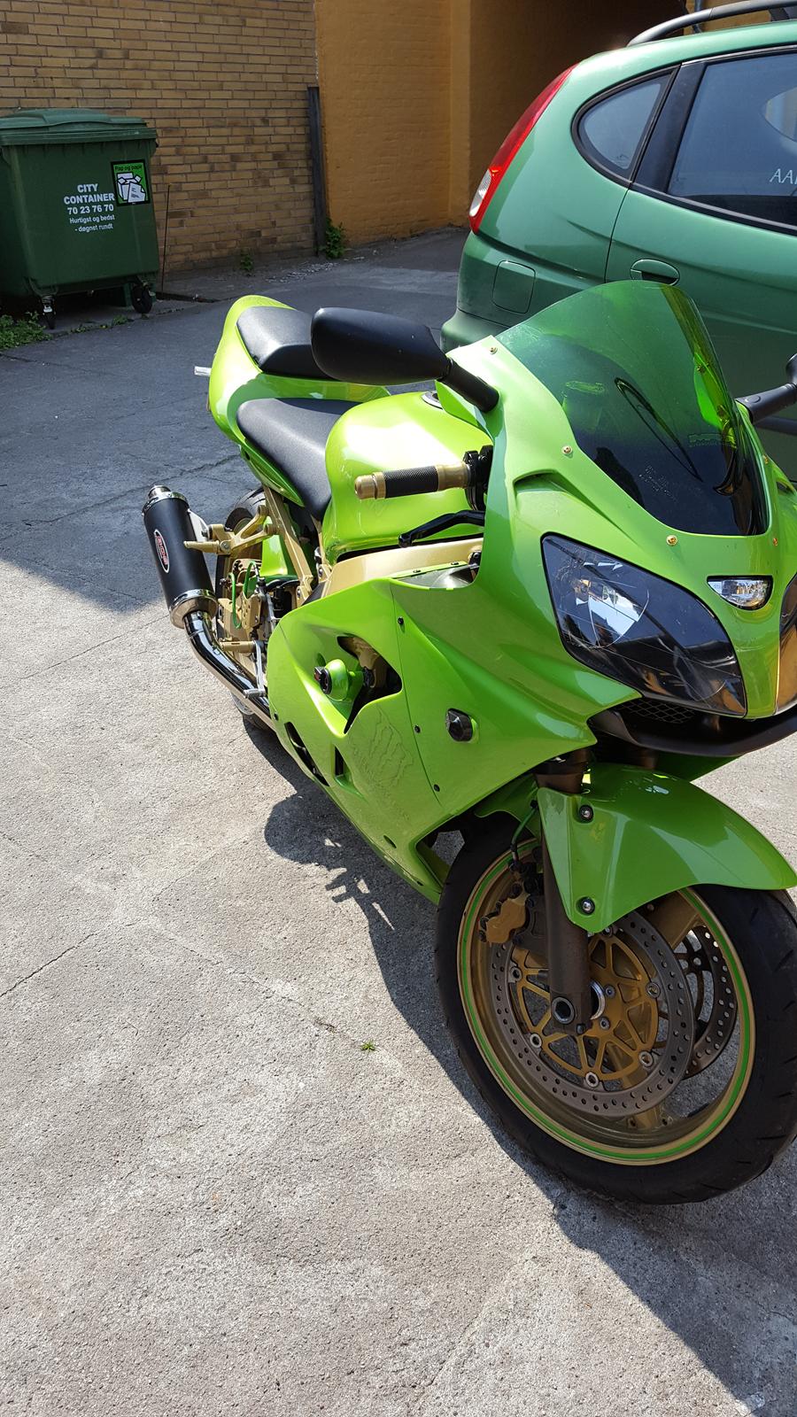 Kawasaki Ninja ZX9R billede 3