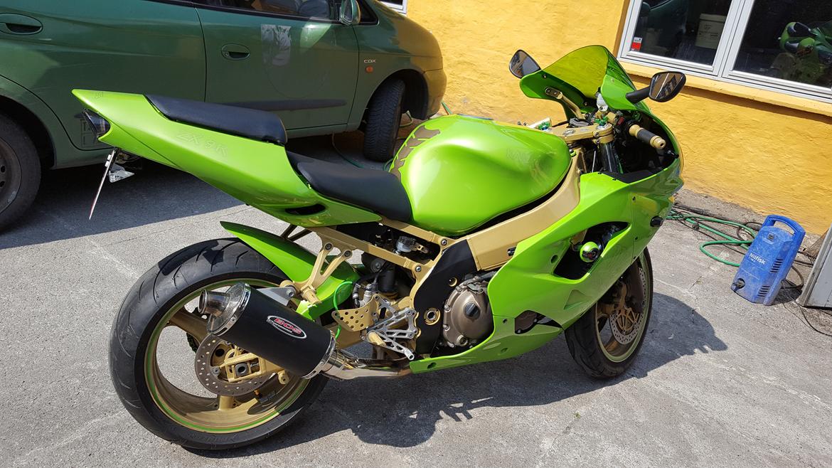 Kawasaki Ninja ZX9R billede 4