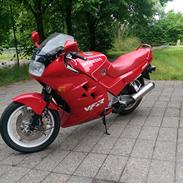 Honda VFR750F RC24 (Solgt)