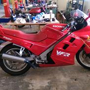 Honda VFR750F RC24 (Solgt)