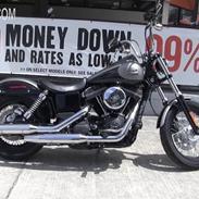 Harley Davidson Dyna Street Bob 