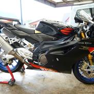 Aprilia RSV 1000 Factory