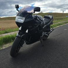 Honda VFR 750F solgt