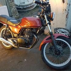 Honda cb 250 re