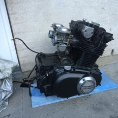 Suzuki GS 425