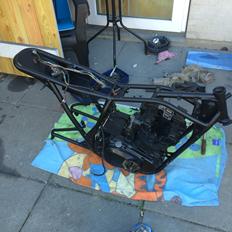 Suzuki GS 425