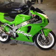 Kawasaki Ninja - ZX-7R 