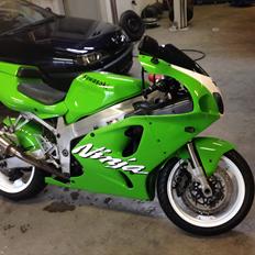 Kawasaki Ninja - ZX-7R 
