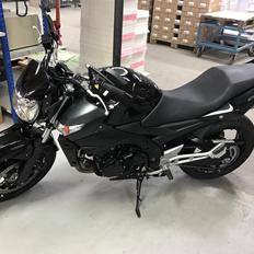 Suzuki GSR600