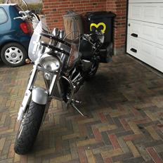 Suzuki Marauder VZ 800