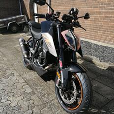 KTM Super Duke R 