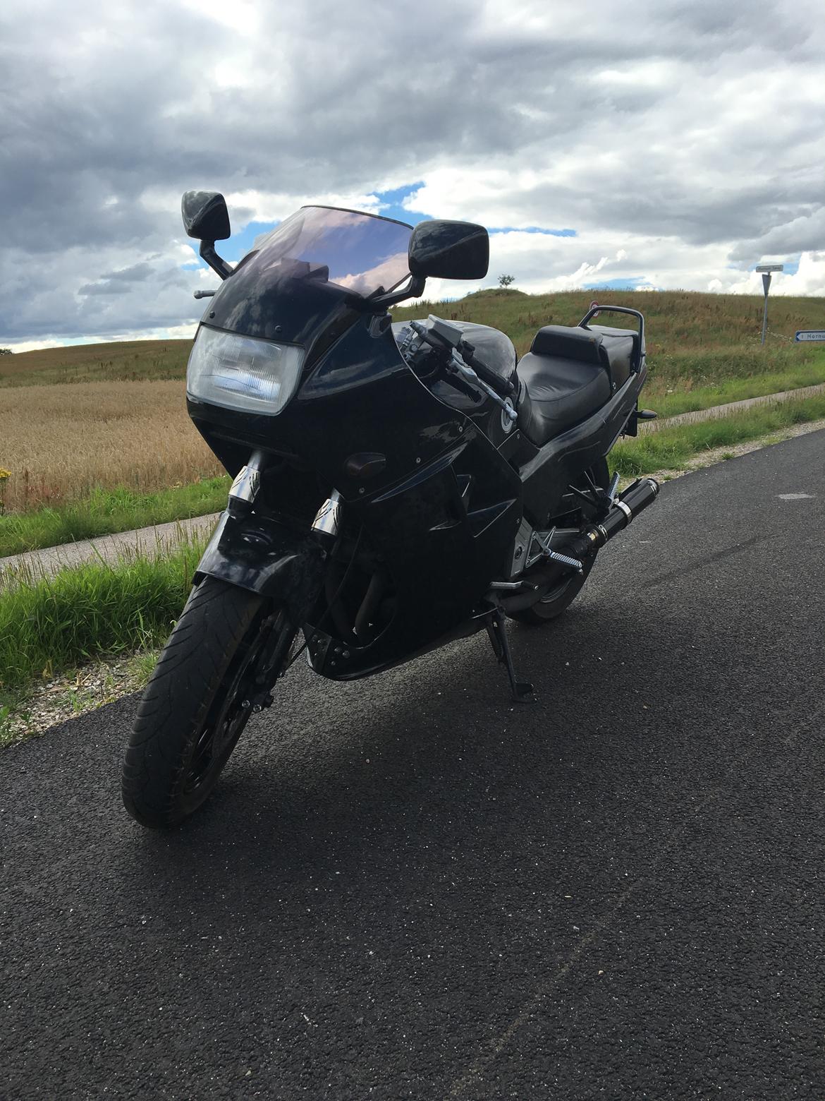 Honda VFR 750F solgt billede 1