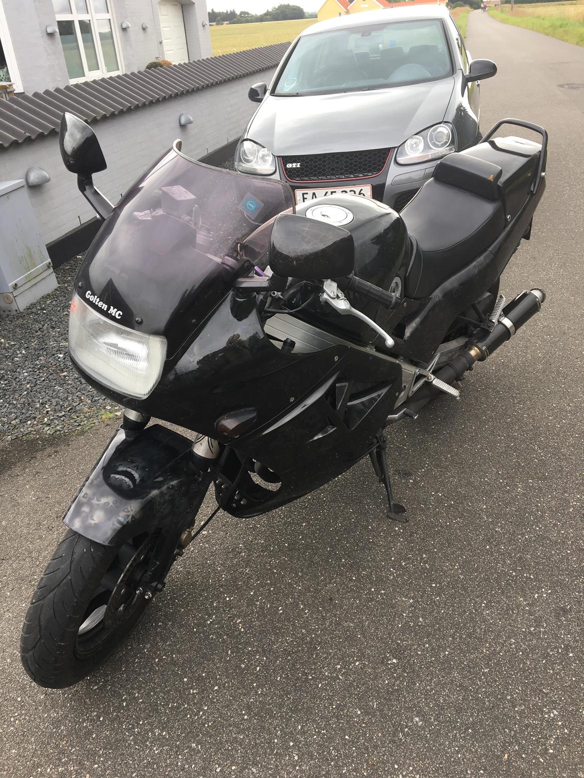 Honda VFR 750F solgt billede 2