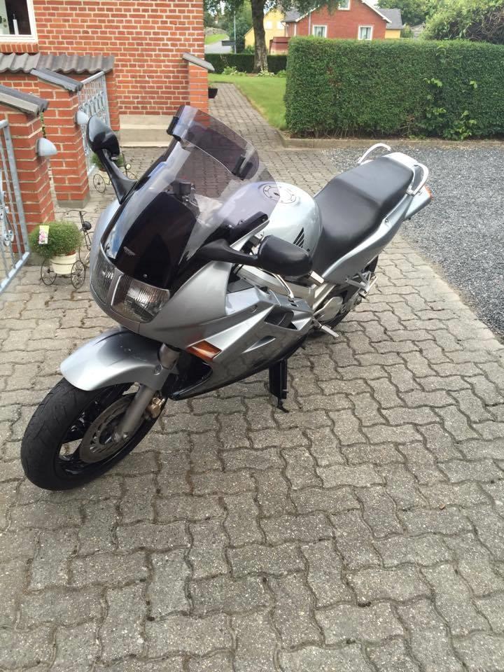 Honda VFR 750 F billede 6