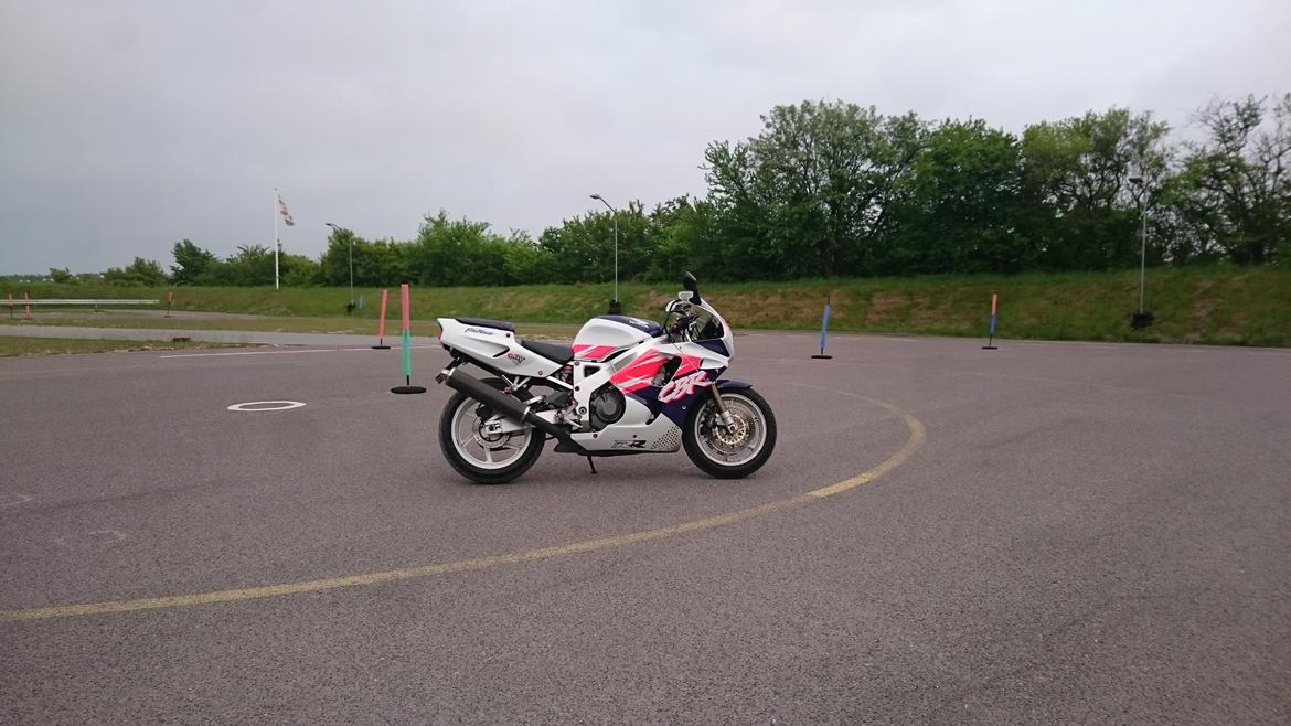 Honda cbr 900 rr sc28  billede 14