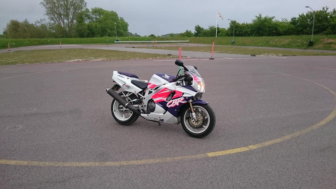 Honda cbr 900 rr sc28  billede 17