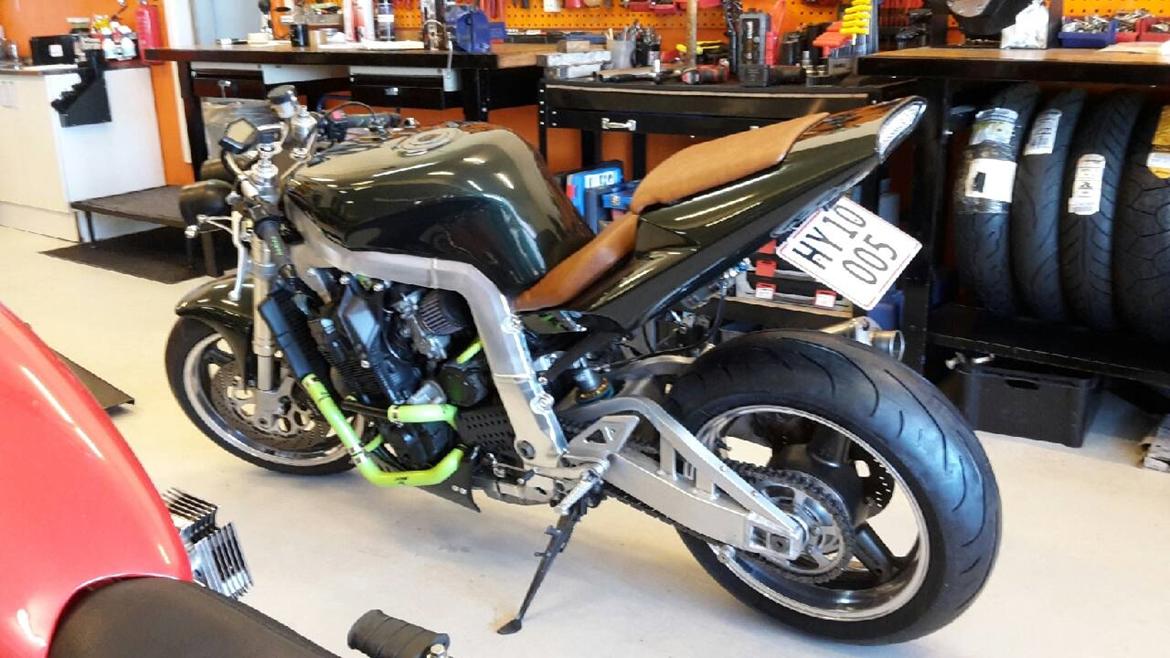 Suzuki GSXR 750 W billede 2