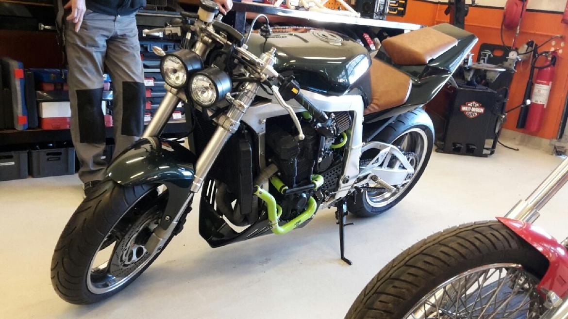 Suzuki GSXR 750 W billede 3