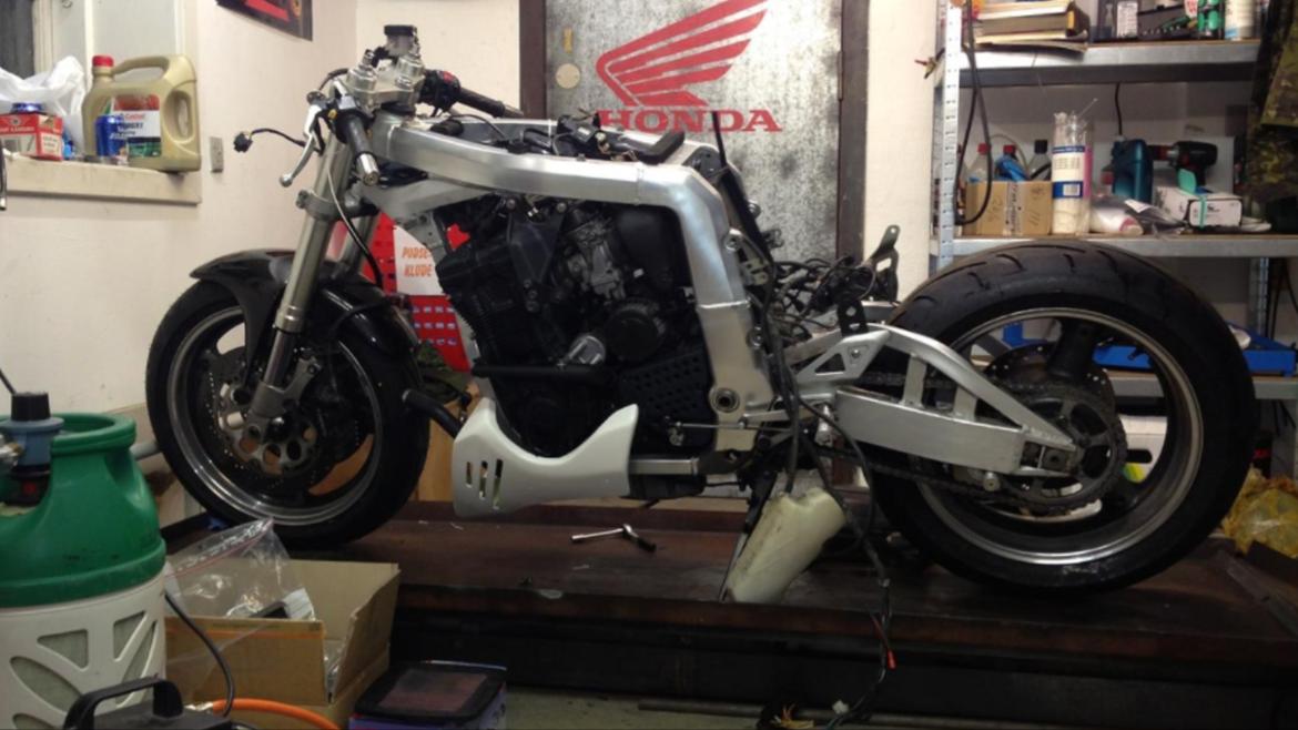 Suzuki GSXR 750 W - Lidt skrællet billede 12