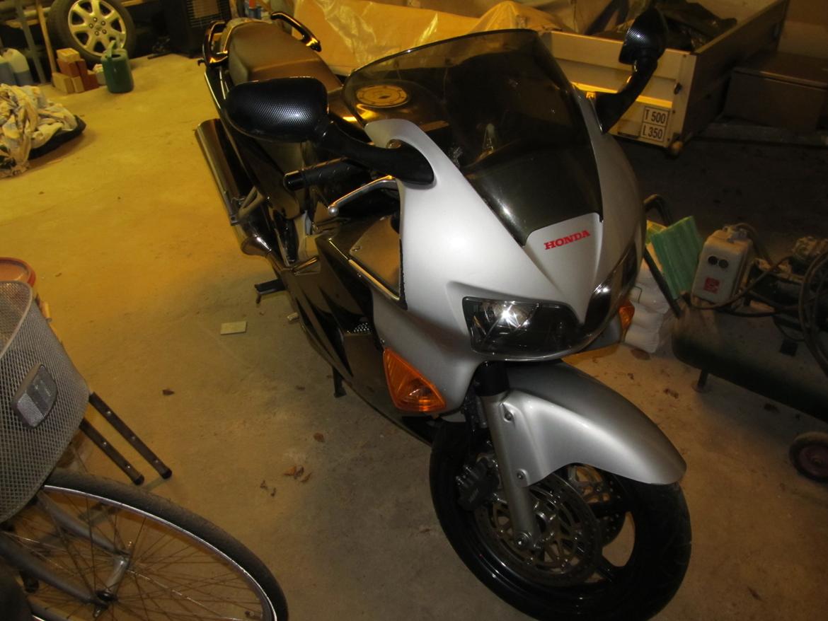 Honda VFR 800 RC46 billede 1