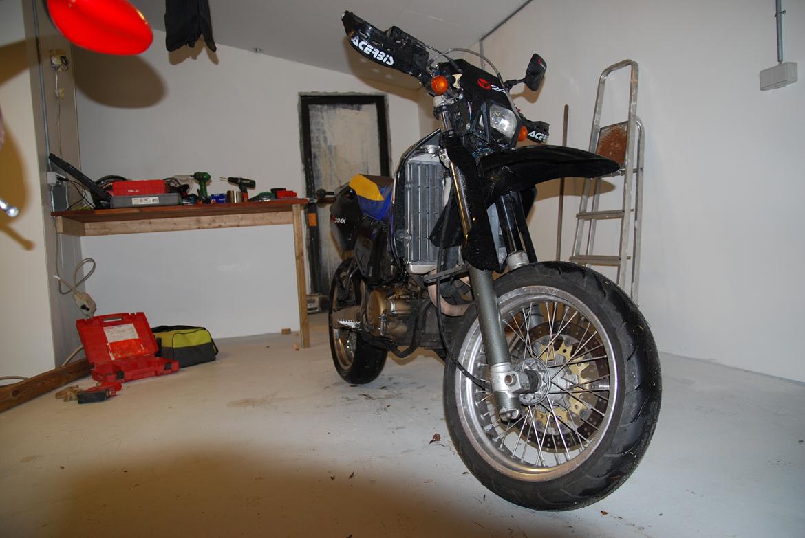 Husqvarna 610 SM-E - Før renovation og kosmetiske opgraderinger billede 17