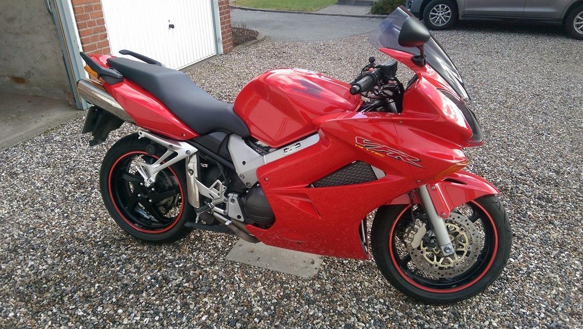 Honda VFR 800 Vtec - Klargjort til 2017 billede 1