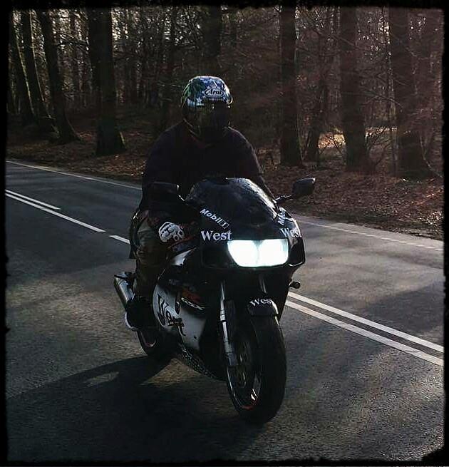 Suzuki GSX-R 750 Srad - Solgt billede 8