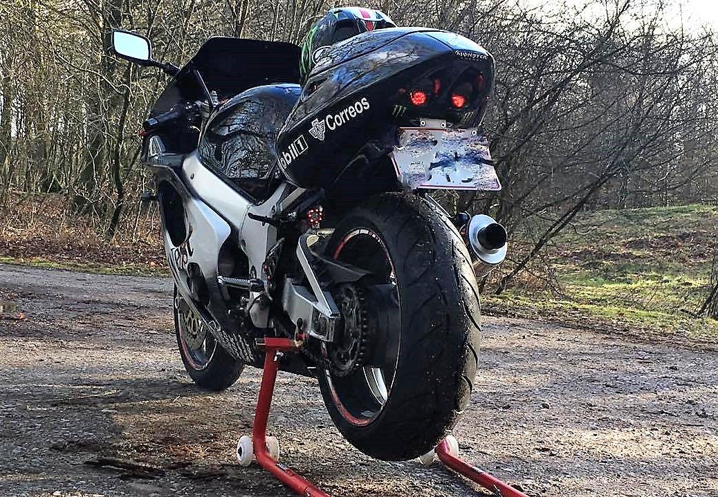 Suzuki GSX-R 750 Srad - Solgt billede 7