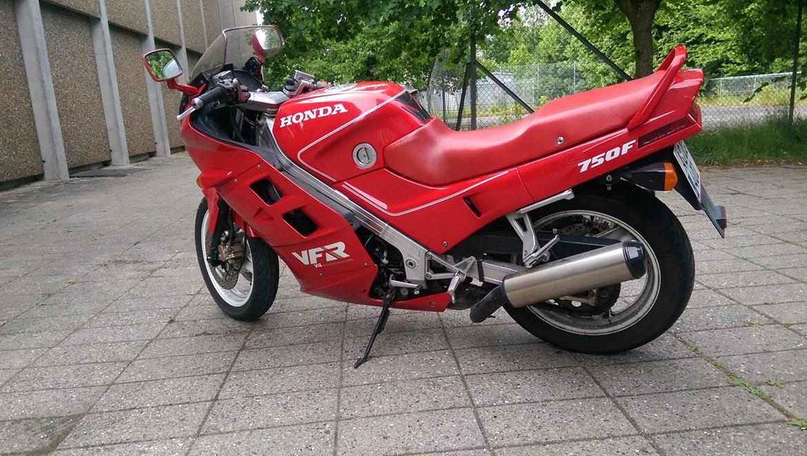 Honda VFR750F RC24 (Solgt) billede 3