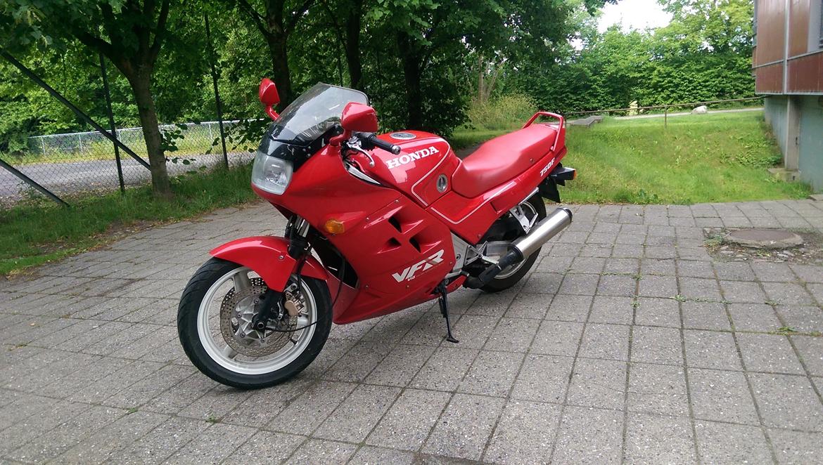 Honda VFR750F RC24 (Solgt) billede 1