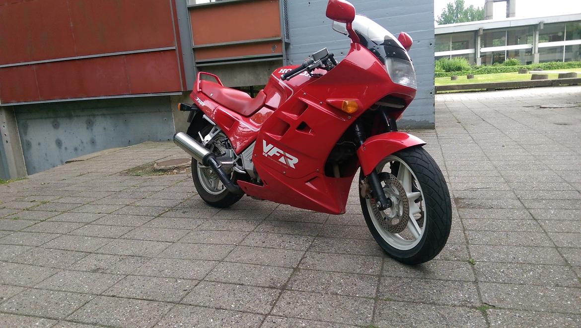 Honda VFR750F RC24 (Solgt) billede 2