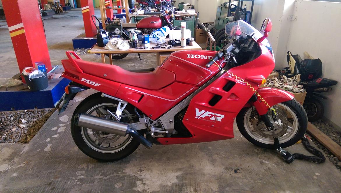 Honda VFR750F RC24 (Solgt) billede 4