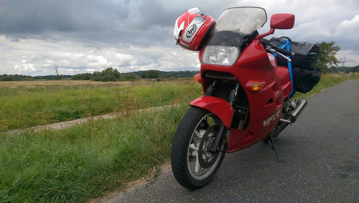 Honda VFR750F RC24 (Solgt) billede 7