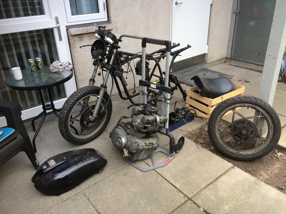 Suzuki GS 425 billede 1