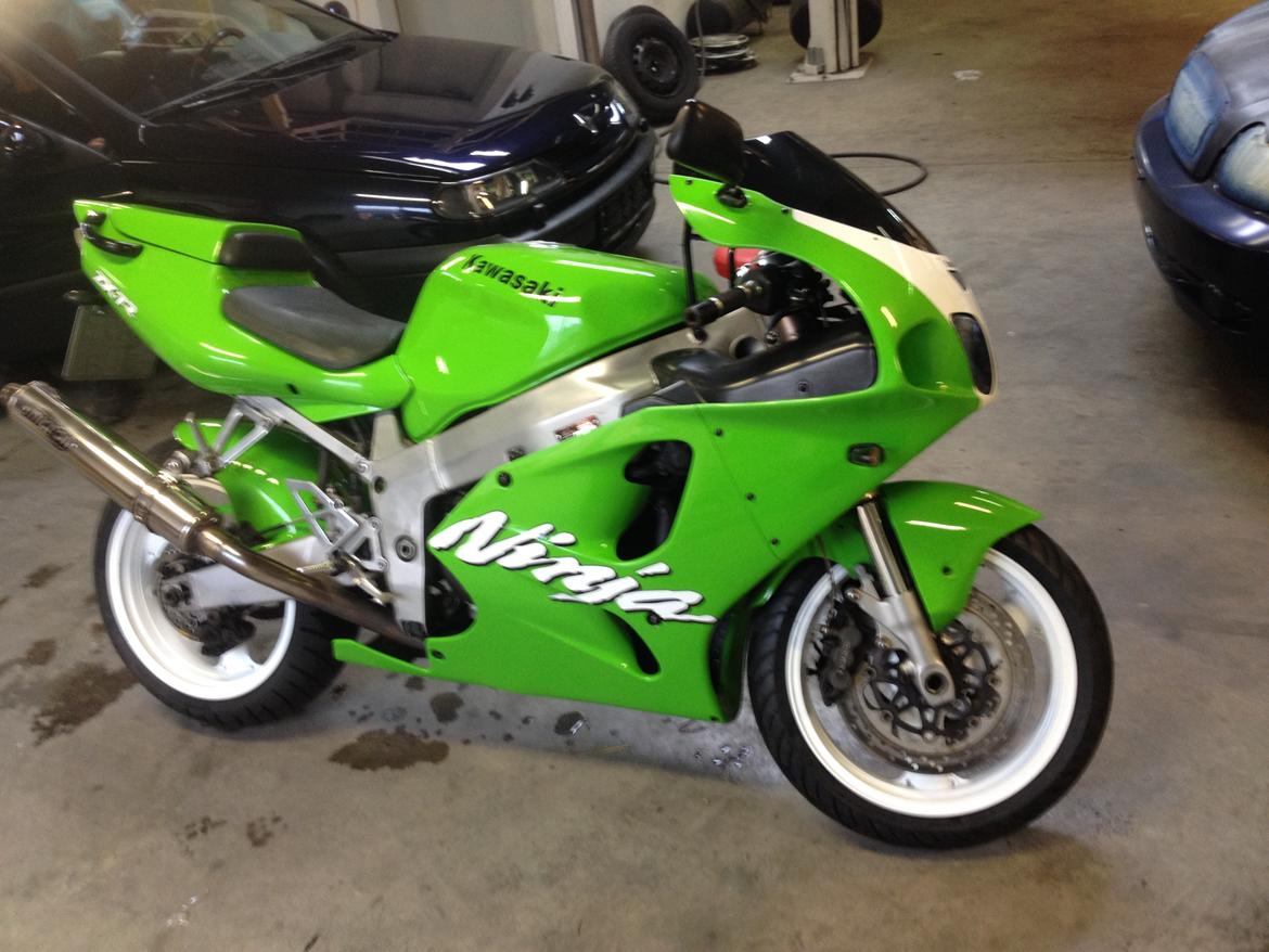 Kawasaki Ninja - ZX-7R  - Ny vasket baby;) billede 3