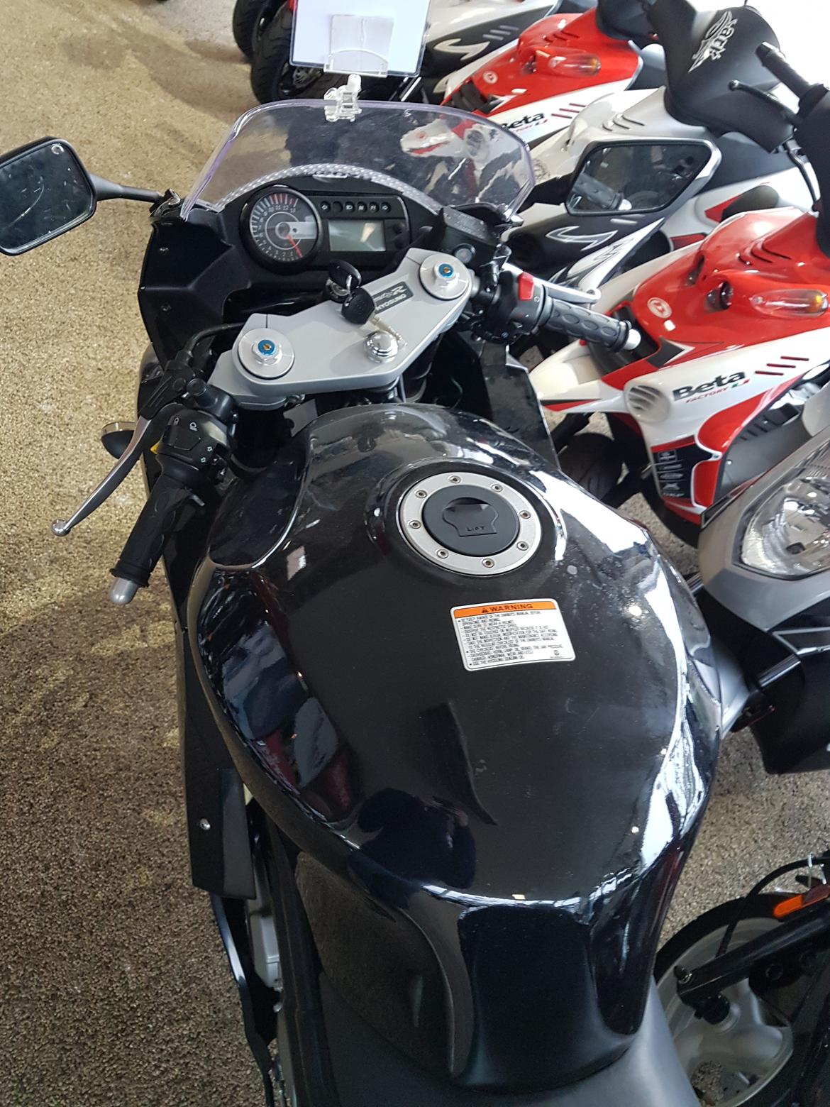 Hyosung GT650R billede 4