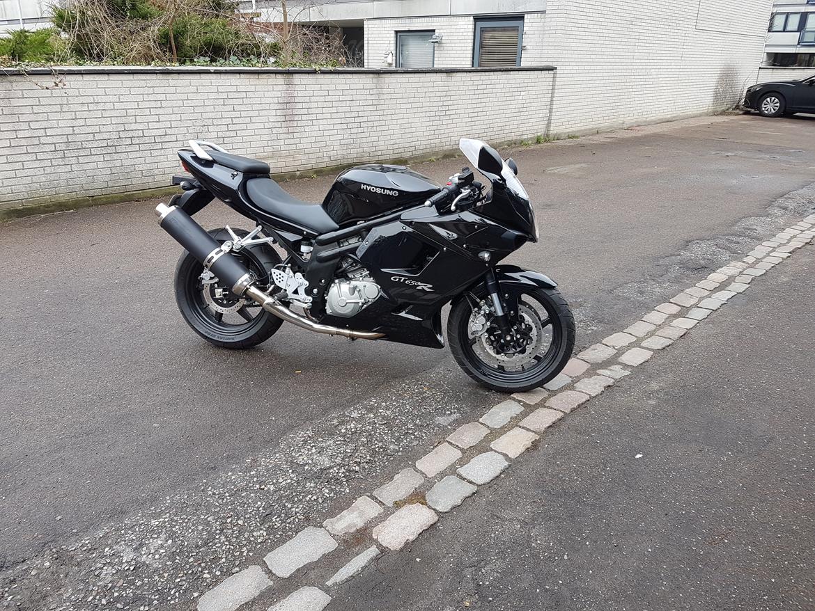 Hyosung GT650R billede 1
