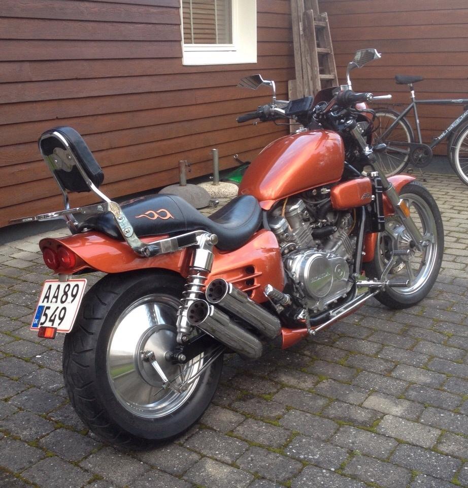 Honda VF700C Super Magna. ***SOLGT*** billede 2