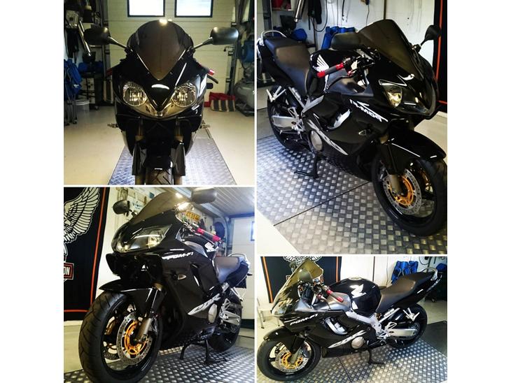 Honda CBR-600 F4I PGM-F1 billede 1