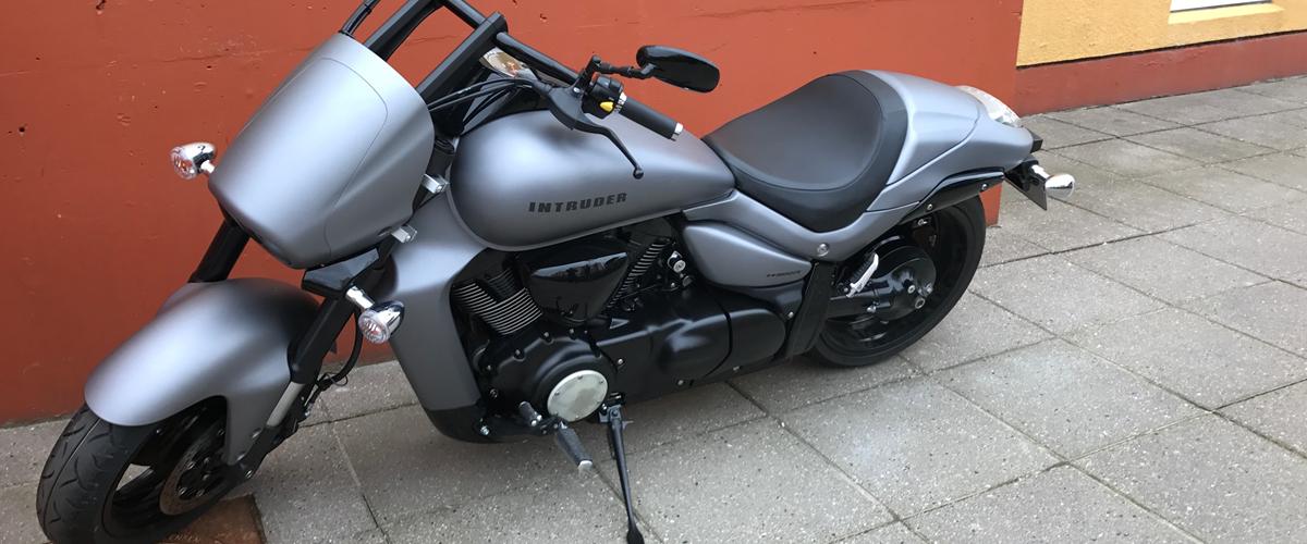 suzuki intruder 1800 vzr