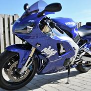 Yamaha R1