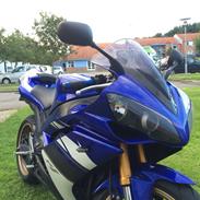 Yamaha YZF R1