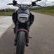 Ducati Diavel Carbon