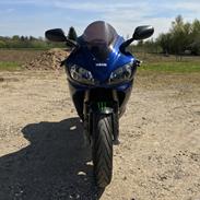 Yamaha R1