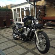 Suzuki Intruder VS 700