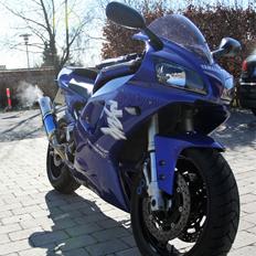 Yamaha R1