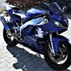 Yamaha R1